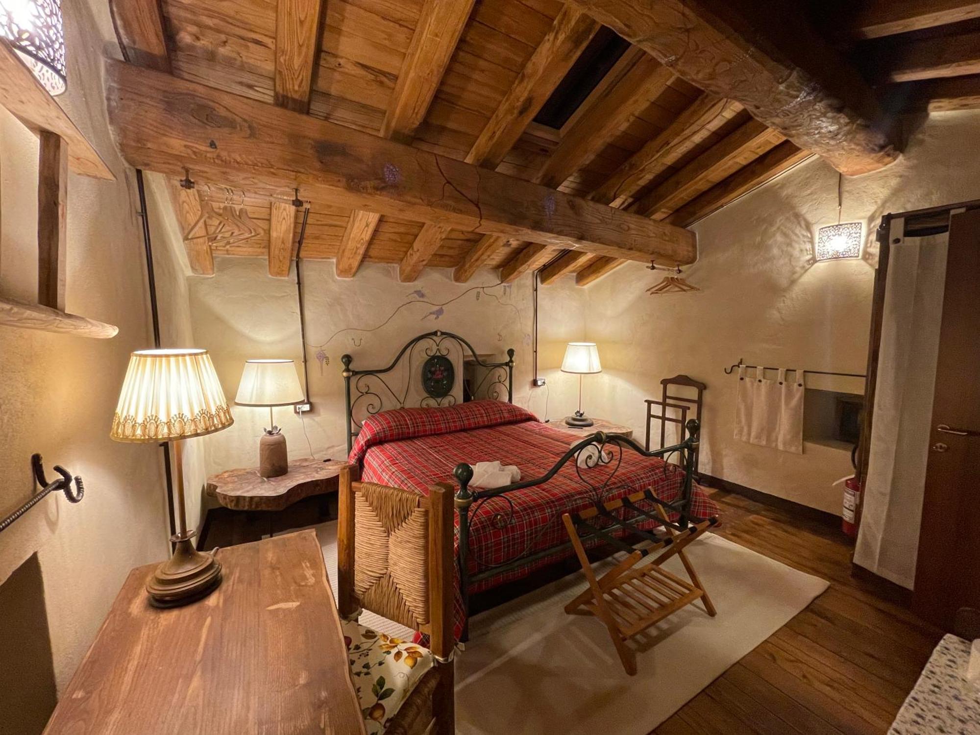 Alloggio La Torre Fossanova Priverno Exteriér fotografie